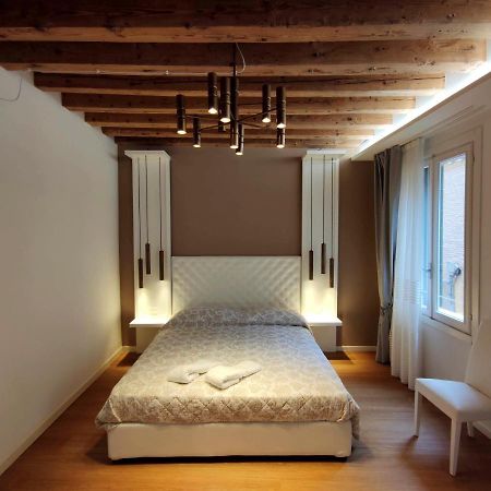 Deluxe 3 Bedroom Flat In Rialto Venise Extérieur photo